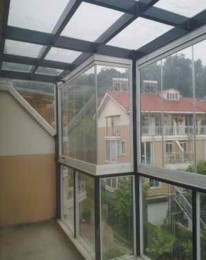 装修费用 封装阳台装修的窗户材料与价格
