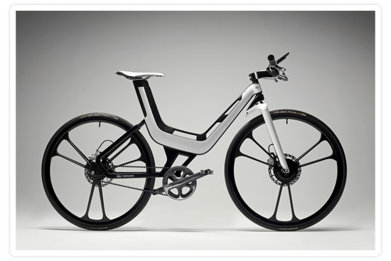 法兰克福车展上，美国福特汽车公司展示了一款名为E-Bike的概念型自行车，其最大的亮点在于驱动部件全隐身，并内置了一台智能手机充当车载显示屏