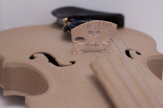德国用3D打印机打印出小提琴 不逊手工制品